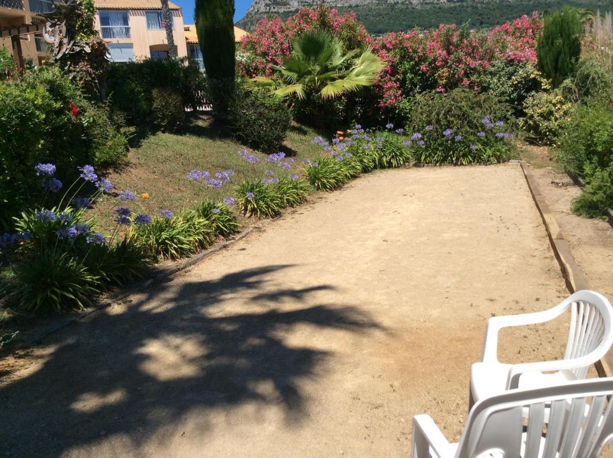 Au Calme Dans Hameau Fleuri Joli Studio 3 Pers Piscine Parking Wi-Fi ว็องส์ ภายนอก รูปภาพ